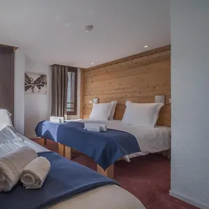 3* Hotel Curling & Bar